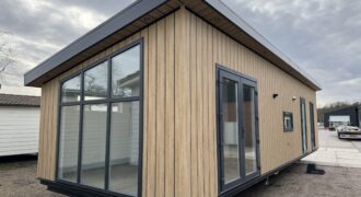 Lessenaar Chalet 48 m2 12 x 4 m NIEUW