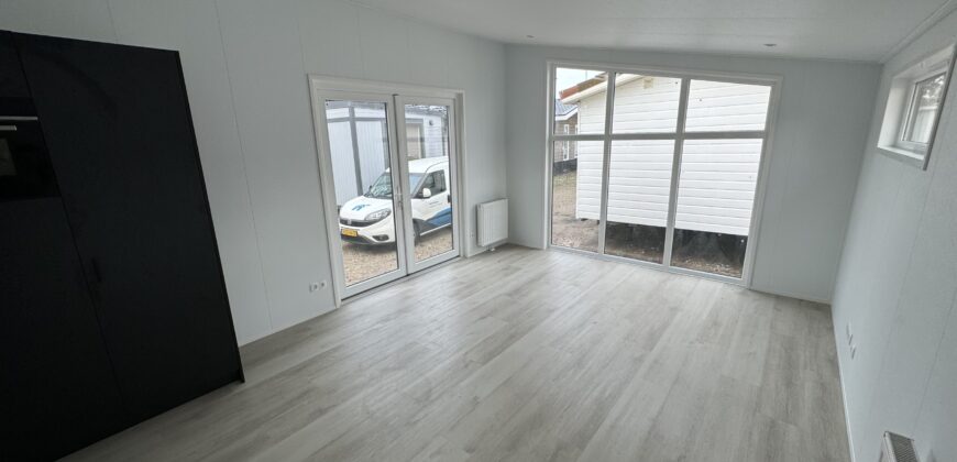 Lessenaar Chalet 48 m2 12 x 4 m NIEUW