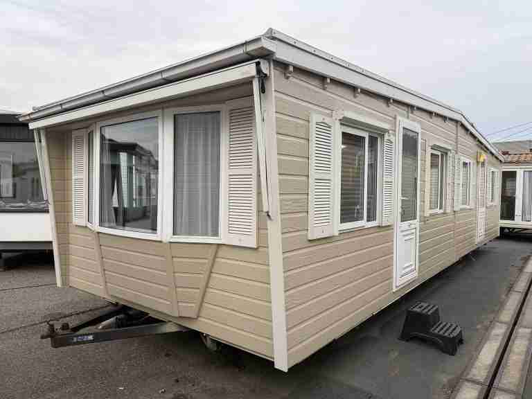 Canexel Chalet 10 x 3.70 m