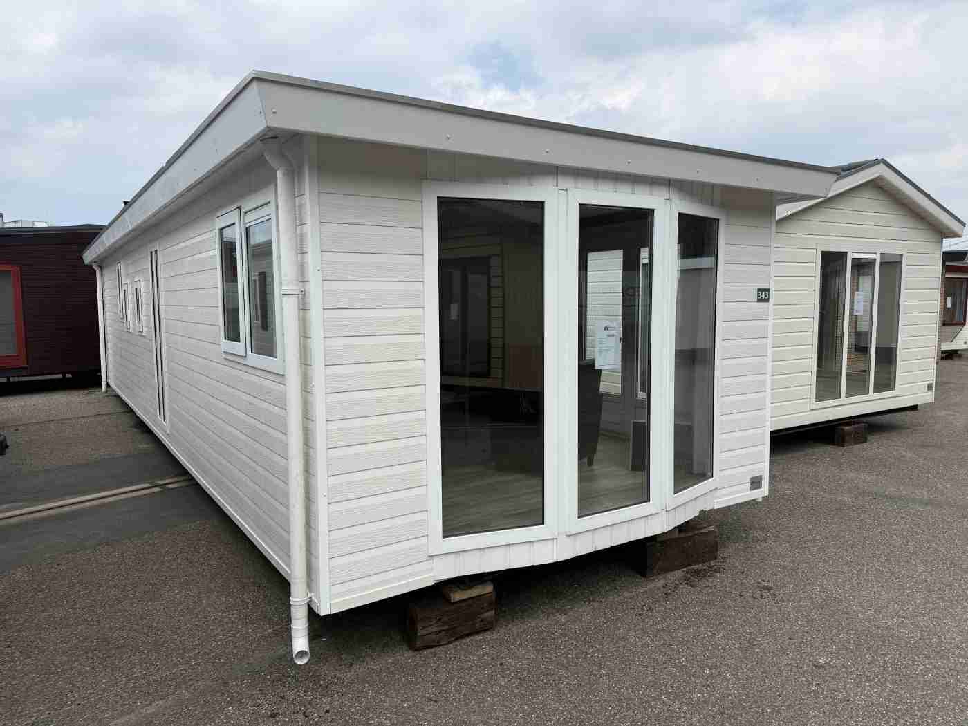 Continental Chalet 12.10 x 3.70 m