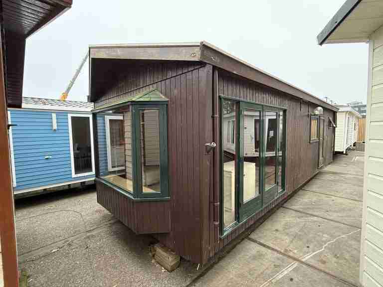 Houten Chalet 10 x 3.60 m