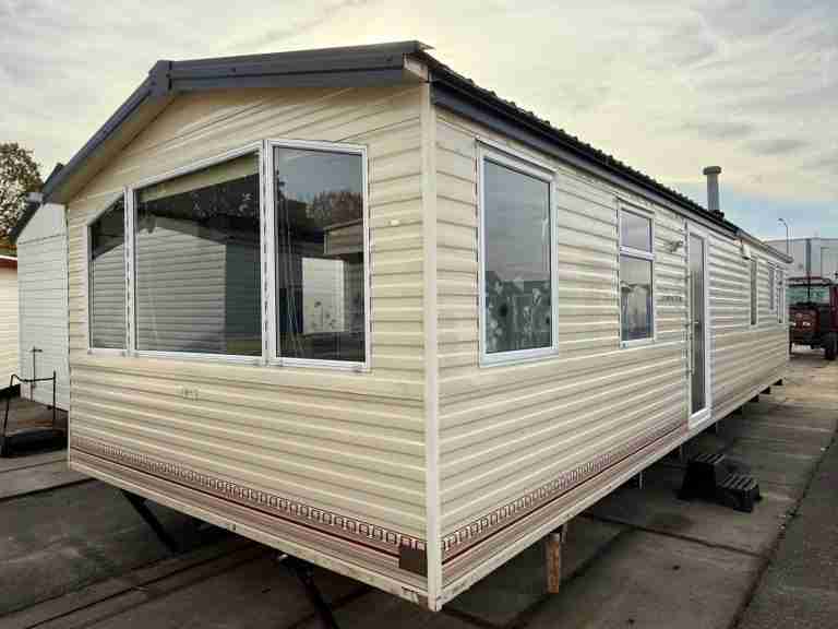 BK Bluebird Lymington 11 x 3.70 m