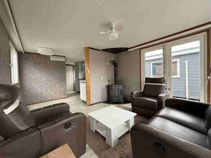 Kunststof Chalet 10.30 x 3.60 m foto 9