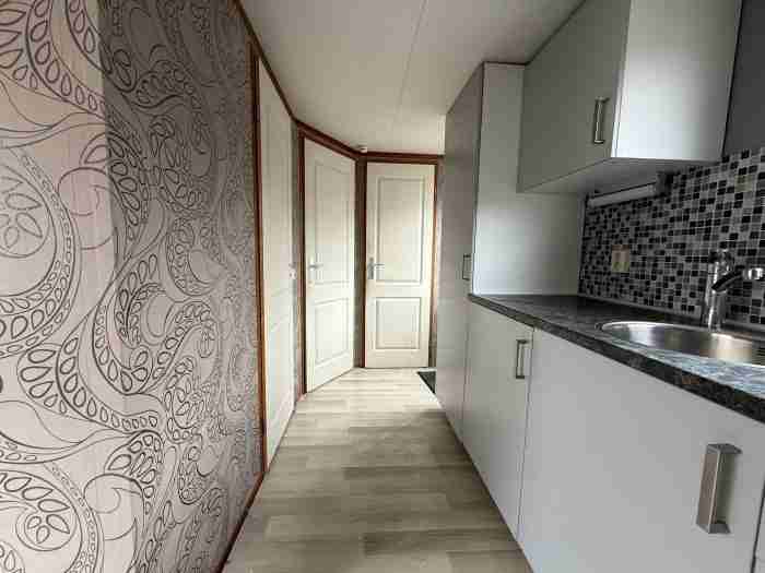 Kunststof Chalet 10.30 x 3.60 m foto 4