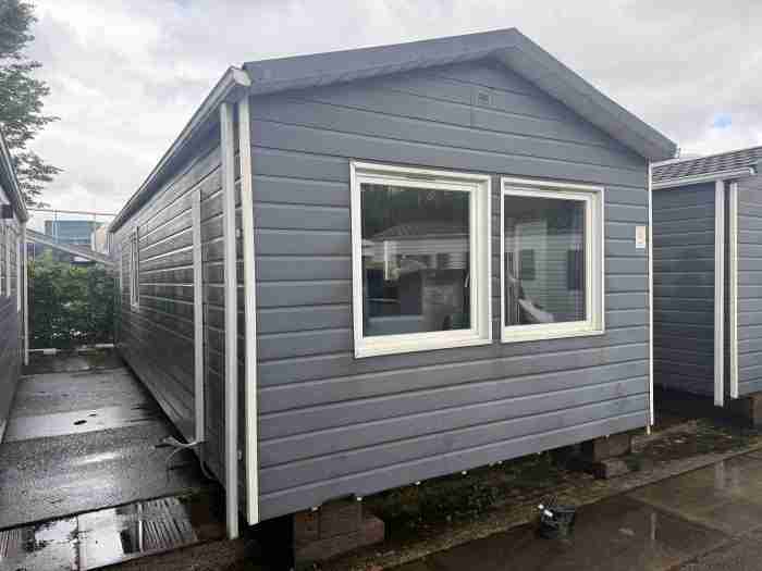 Kunststof Chalet 10.70 x 4 m foto 14