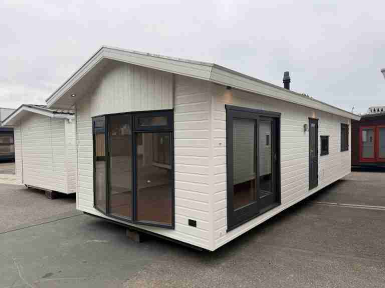 Continental Chalet 11 x 4 m