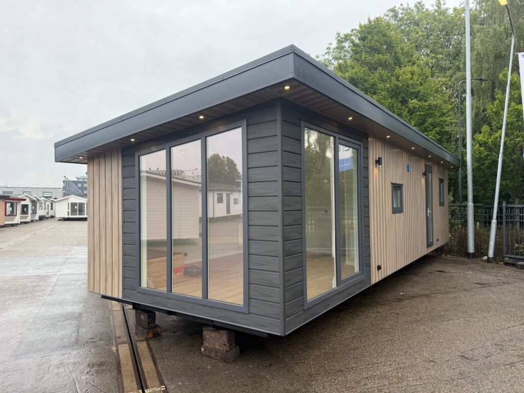 Overson Lessenaar 12 x 4.10 m Chalet