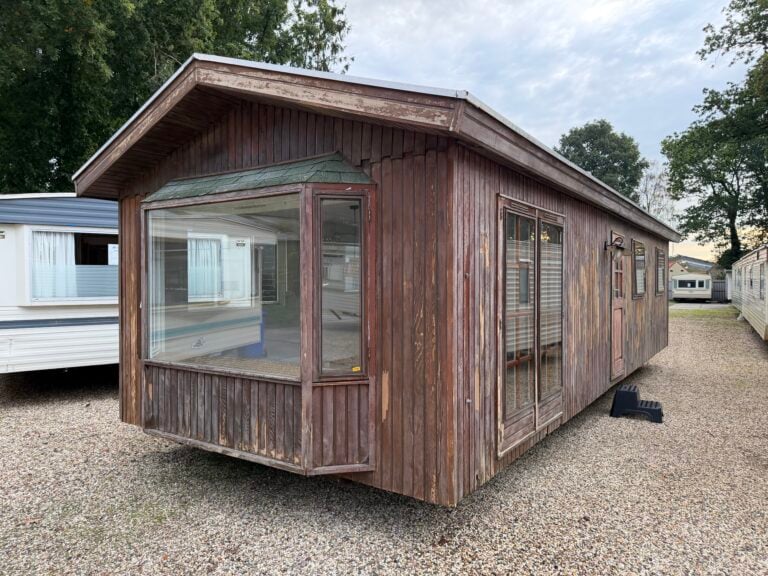 Houten chalet 10.30 x 3.70 m