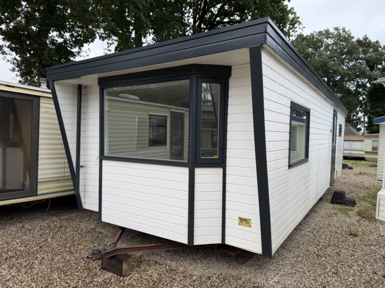 PVC Chalet 10 x 3.70 m